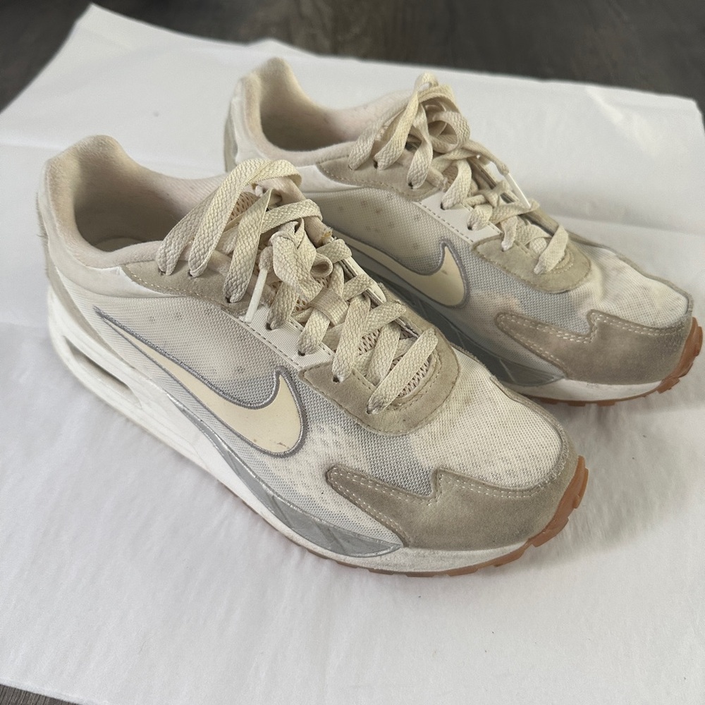 Nike Beige and Light Gray Running Shoes